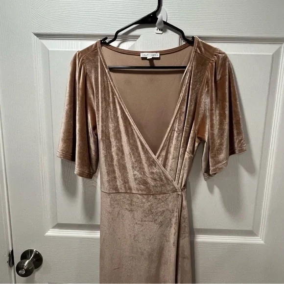 Baltic Born Meghan Velvet Wrap Maxi Dress Champagne Stretch Bridesmaid Event M - Picture 4 of 11